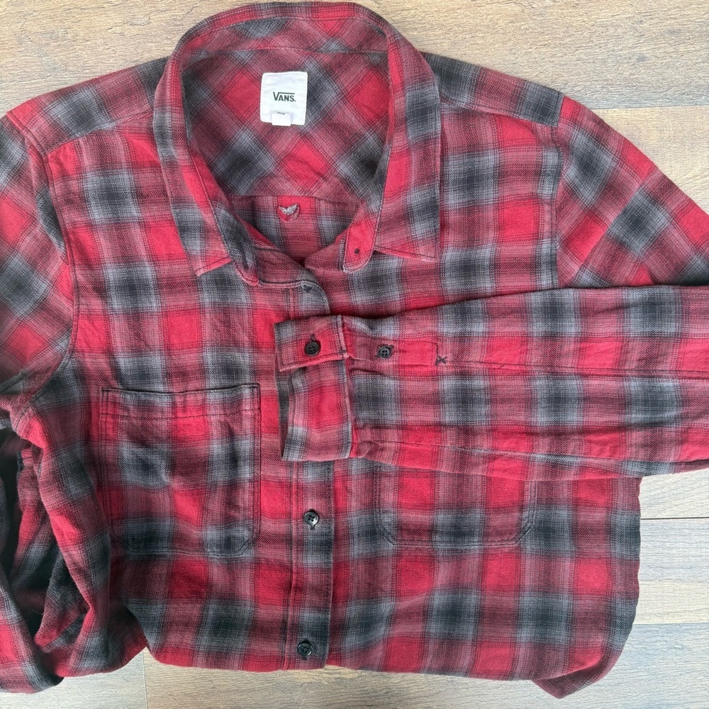Vans Flannel Plaid Button-Up Shirt Red and Black Large